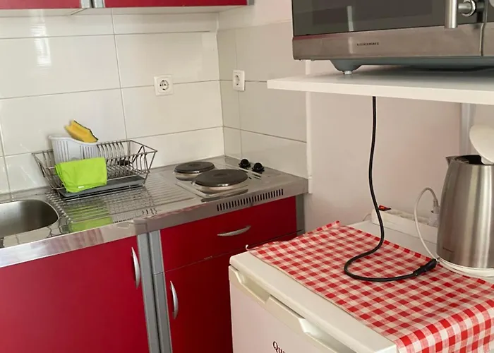 Ally Цриквеница